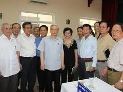 CPV General Secretary Nguyen Phu Trong meets voters in Tay Ho district  - ảnh 1